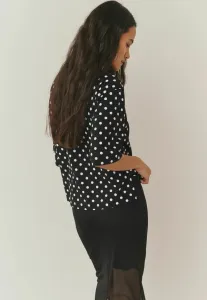 Свободная футболка свободного кроя с круглым вырезом и длиной до локтя. Next, Black White Polka Dot