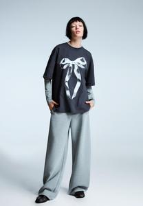 Футболка Bershka SHORT SLEEVE, Grey