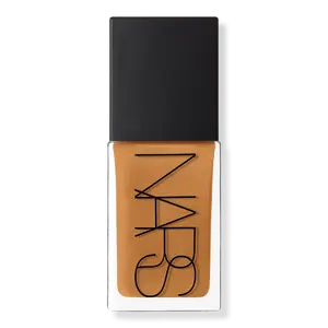 Усовершенствованная тональная основа для ухода за кожей, отражающая свет. NARS, Macao (MD4 - medium-deep to deep with warm undertones, and an olive tone)