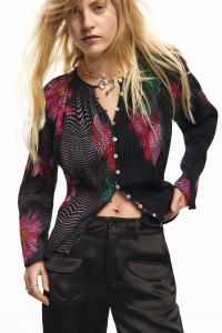 блузка с пиксельным цветочным рисунком