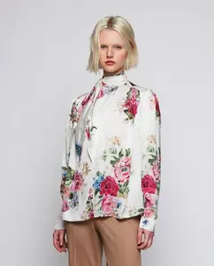 Женский топ с цветочным принтом и бантом Mirto, белый/розовый