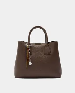 Трансформируется в сумку через плечо со съемным кольцом для ключей и застежкой-молнией, однотонная Parfois, темно-коричневый