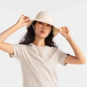 Женская походная шляпа от солнца Forclaz TRAVEL 100 бежевая