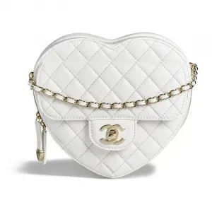 CHANEL Сумка-сердце из ягненка