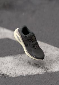 Кроссовки Nike Performance STRUCTURE 26, Med Ash/Black/College Grey/Coconut Milk/Med Brown/Grey