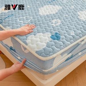 Yalu Комплект постельного белья из 3 предметов (простыня на резинке 200х220 см, 2 наволочки), ткань молочный бархат, утепленный