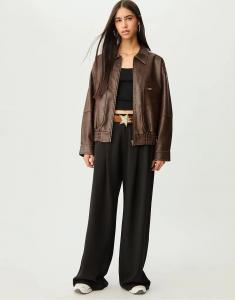 Куртка Stradivarius из искусственной кожи с карманами коричневого цвета