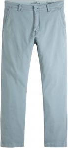 LEVI'S  Зауженные брюки-чиносы в синем цвете