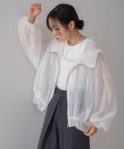 Полупрозрачная парка с капюшоном