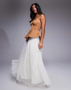 Платье-бандо макси ASOS LUXE со скульптурным силуэтом и плиссированной юбкой из фактурной сетки цвета верблюжьей шерсти