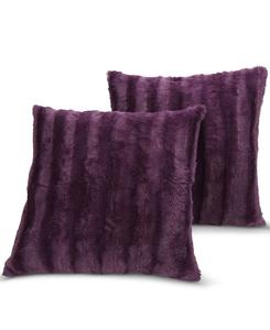 Комплект из двух декоративных подушек из искусственного меха, 45 см x 45 см. Cheer Collection, Purple