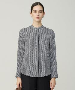 Блузка с воротником-стойкой из атласа и амунзена со спинкой