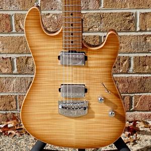 Электрогитара Ernie Ball Music Man Sabre HH Trem Honeysuckle