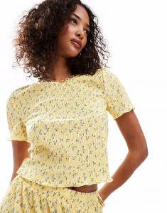 Мини-футболка Pieces Plisse для малышей с мелким желтым цветочным принтом