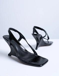 Босоножки Topshop Indie на танкетке черного цвета