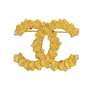 Брошь женская золотая CHANEL, золото