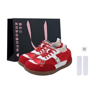 Boldi Kuki Женские низкие кэжуал кеды красные (в подарочной упаковке с носками), цвет Red (Shopping Bag-Comes with Socks)