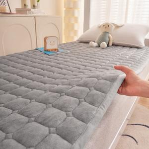 Yalu Простыня на резинке 150х200 см, молочный бархат, тройной слой