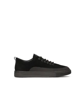 Кроссовки из комбинированных материалов. Kazar, черный