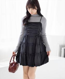 Мини-платье в клетку с завязками и лентами