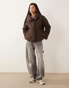 Стеганая куртка Vila с высоким воротом и завязками шоколадно-коричневого цвета