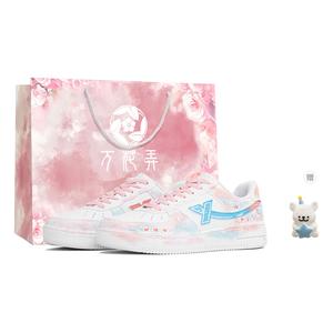 XTEP Кроссовки Air Force One Coverage Coverage с амортизацией, износостойкие, низкие, для скейтбординга, женские, белые, розовые, синие