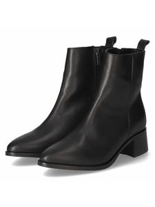 Ботинки без застежек черного цвета Kaerlek
