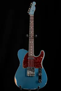 Fender Custom Shop '64 Telecaster Relic в цвете Aged Lake Placid Blue