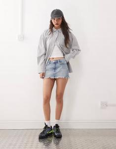 Мини-юбка из денима Weekday светло-голубого цвета