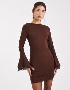 Мини-платье шоколадного цвета с разрезом по горловине и расклешенными кружевными рукавами от ASOS DESIGN
