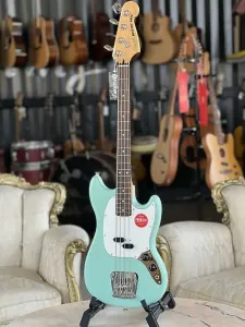 Squier Classic Vibe Bass Mustang 60-х LRL, цвет Surf Green