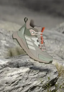 Походные ботинки anylander средней высоты Adidas Terrex, Off White/Halo Green