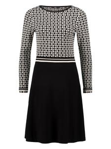 Zero Вязаное платье с графическим узором в черно-кремовом цвете