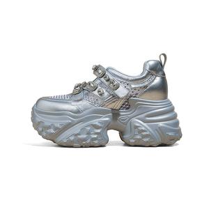 Массивные кроссовки Women's A poinsettia princess, серебро