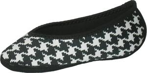 Тапочки Nufoot Ballet Flats Fuzzies для женщин, складные, гибкие, плоские, носки-тапочки, дорожные тапочки, йога-носки, домашняя обувь, обувь для помещений, золотая змея, размер XL No Brand, черно-белый