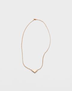 Prada Колье Eternal Gold из розового золота с миниатюрной подвеской в виде треугольника