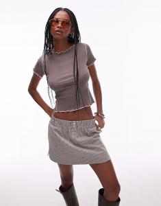 Mango - Футболка коричневого цвета с оборкой по низу и декоративным швом