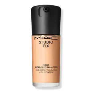 Тональный крем Studio Fix Fluid SPF15 с матирующим эффектом и контролем жирности кожи на 24 часа. MAC, NC18 (beige with neutral undertone with light skin)