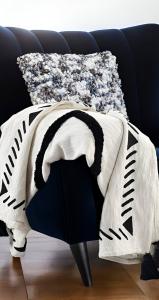 Черно-белое хлопковое одеяло размером 50 x 60 дюймов с геометрическим рисунком и кисточками Homezia, цвет Multicolored