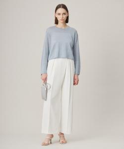 Укороченный пуловер из льна и вискозы высокой плотности, пригодный для стирки.