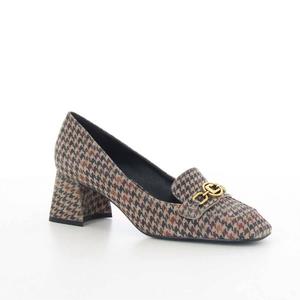 Женские туфли-лодочки Chanty бежевые LOLA CRUZ