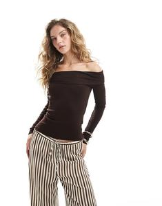 Тонкий трикотажный топ Brave Soul с открытыми плечами и длинными рукавами коричневого цвета