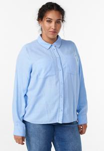 Блуза Zizzi MIT KONTRASTNÄHTEN UND BRUSTTASCHEN, Open Air W Navy/Light Blue