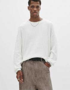 Вафельный свитер Pull&Bear цвета «кремовый»