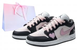 Jordan Женские кроссовки Air 1 Abrasion Resistant Low top Vintage Basketball Shoes черные розовые