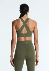 Спортивный бюстгальтер средней поддержки с легким прикосновением и перекрестным креплением. Oysho, Mottled Dark Green