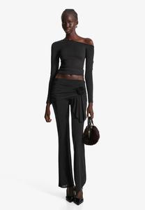 Брюки Bershka PRODUCT NAME IN LOCALE IS EMPTY, Black