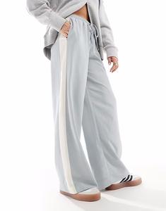 Брюки с контрастной вставкой светло-голубого цвета Asos Design