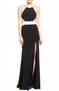 Платье с высоким воротом, расшитое бисером, с вырезами в черном/белом цвете Mac Duggal