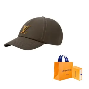 LOUIS VUITTON Хлопковая бейсболка мужская коричневая